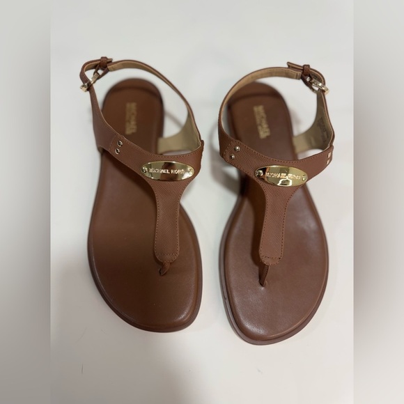 MICHAEL Michael Kors
Women's MK Plate Flat Thong Sandals 7.5 - Picture 2 of 6